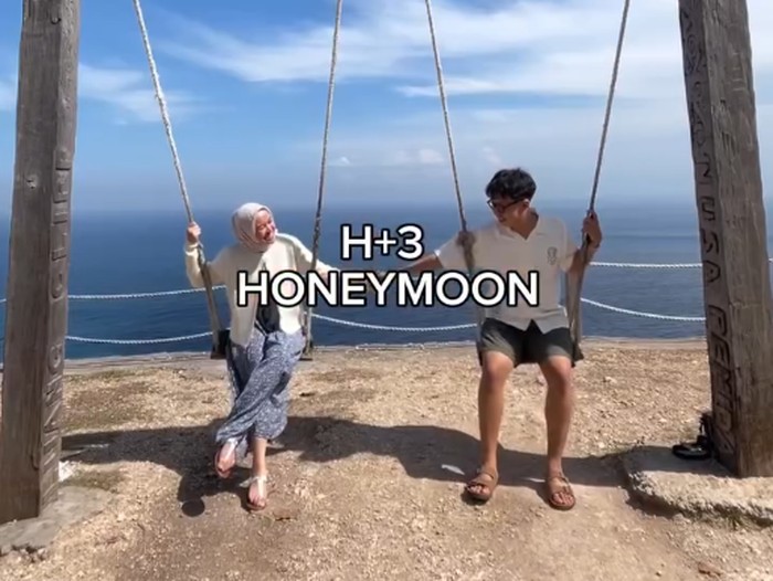Momen unik nikah ala Gen Z: pagi resepsi, siang motoran, lanjut mudik dan honeymoon.
