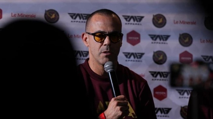 Pelatih Java United FC, Fabio Legundes.