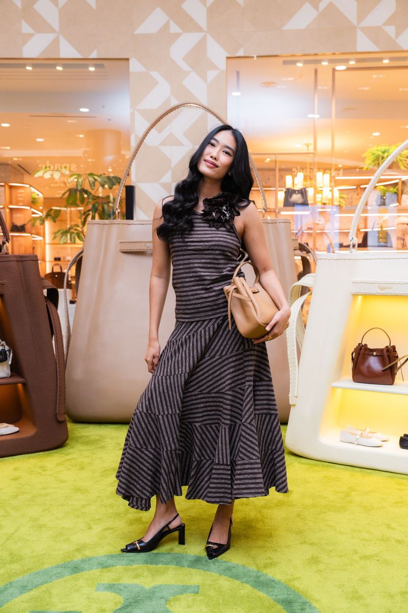 Penampilan Alika Islamadina menghadiri Romy Pop-Up Experience di Senayan City. Penampilan Alika Islamadina menghadiri Romy Pop-Up Experience di Senayan City.