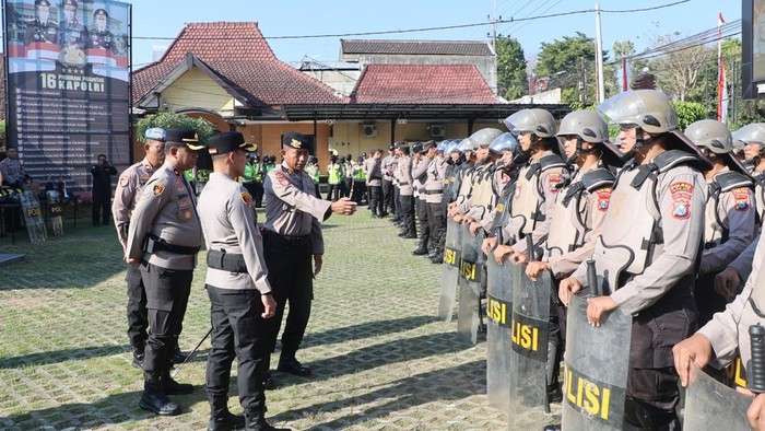 Pengecekan perlengkapan siaga Polres Blitar Kota