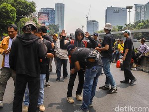 Video: Polisi Pastikan Bantuan Logistik hingga Medis Massa Demo DPR Tak Tertahan