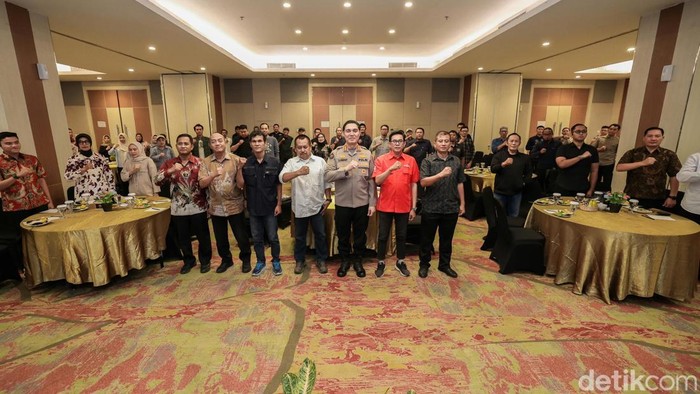 Polda Jatim ngopi bareng media