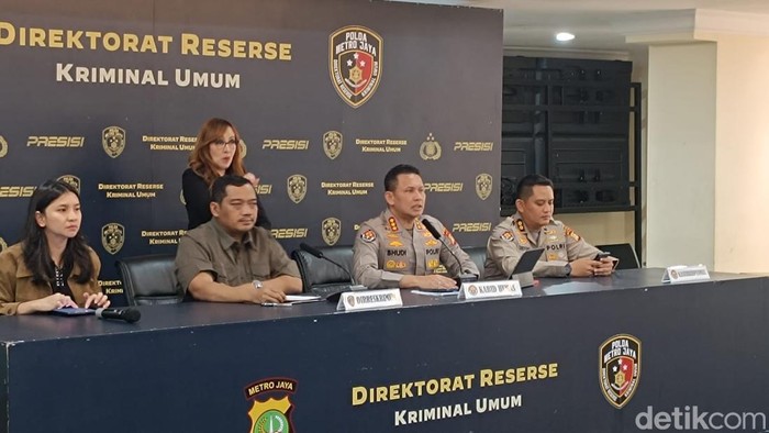 Polisi menyatakan Jakarta dalam situasi yang aman dan terkendali. Polisi mengajak semua pihak untuk menjaga situasi Jakarta tetap kondusif. (Rizky AM/detikcom)