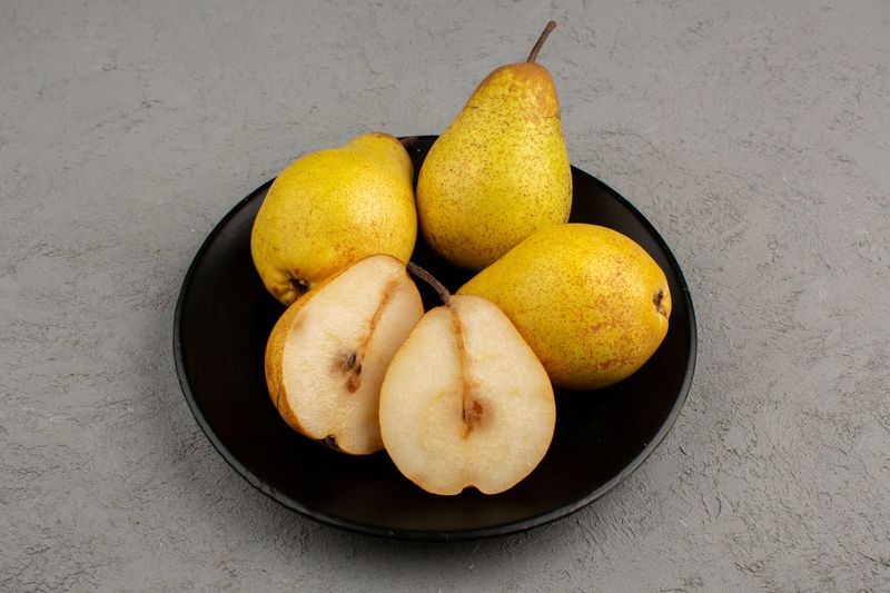 Resep Pir Kukus Praktis, Cara Baru Nikmati Buah Hangat di Rumah