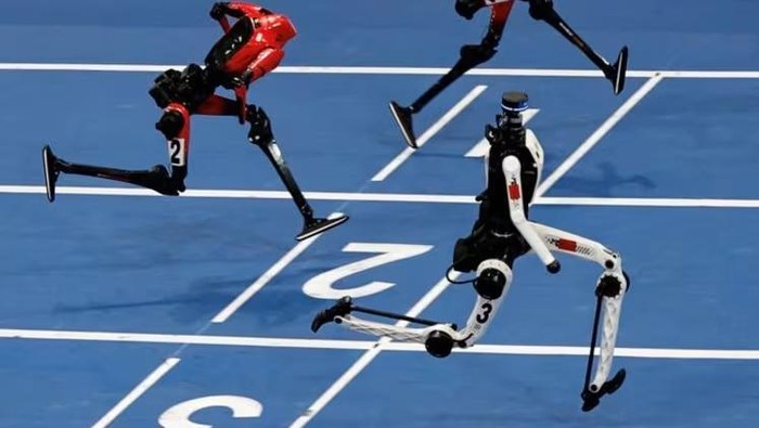 Robot humanoid China lari 100 meter pecahkan rekor Usain Bolt.