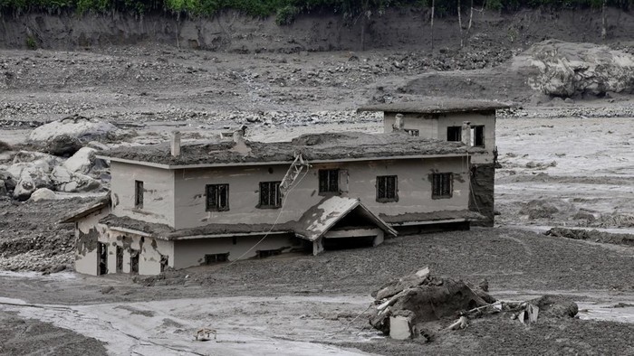 A mud-covered building following a flash flood at Trishuli in Nuwakot district, Nepal, August 26, 2026. REUTERS/Navesh Chitrakar