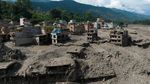 Rumah dan Bangunan Hancur Diterjang Banjir Nepal