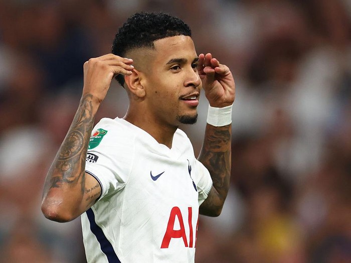 LONDON, ENGLAND - AUGUST 26: Savio of Tottenham Hotspur celebrates scoring their fourth goal during the Carabao Cup Second Round match between Tottenham Hotspur and Charlton Athletic at Tottenham Hotspur Stadium on August 26, 2026 in London, England. (Photo by Marc Atkins/Getty Images)
