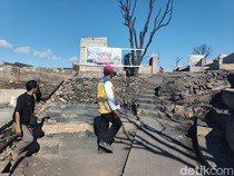 Desa Sade Terbakar, Wisata Mati Suri-Warga Ingin Rumah Dibangun Lagi Tanpa Listrik