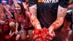 Serunya La Tomatina 2026, Ribuan Orang Perang Tomat di Jalanan Spanyol