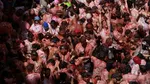 Serunya La Tomatina 2026, Ribuan Orang Perang Tomat di Jalanan Spanyol