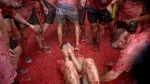 Serunya La Tomatina 2026, Ribuan Orang Perang Tomat di Jalanan Spanyol
