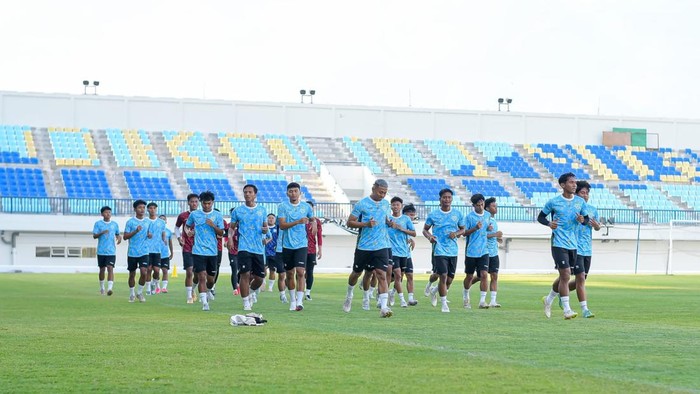 Skuad Persela Lamongan saat menjalani sesi latihan