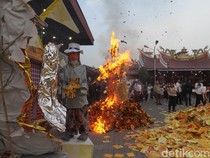 Festival Hantu Lapar di Medan, Persembahan untuk Arwah Leluhur