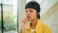 Jilat Bibir hingga Oles Madu, 5 Kesalahan Ini Malah Bikin Bibir Makin Kering