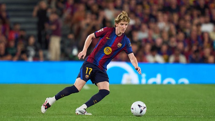 BARCELONA, SPAIN - AUGUST 27: Anthony Gordon of FC Barcelona with the ball during the LaLiga EA Sports 2026/27 match between FC Barcelona and Athletic Club at Spotify Camp Nou on August 27, 2026 in Barcelona, Spain. (Photo by Pedro Salado/Getty Images)