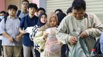 Antusias Pencari Kerja Berburu Lowongan di Job Fair