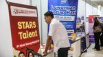 Antusias Pencari Kerja Berburu Lowongan di Job Fair