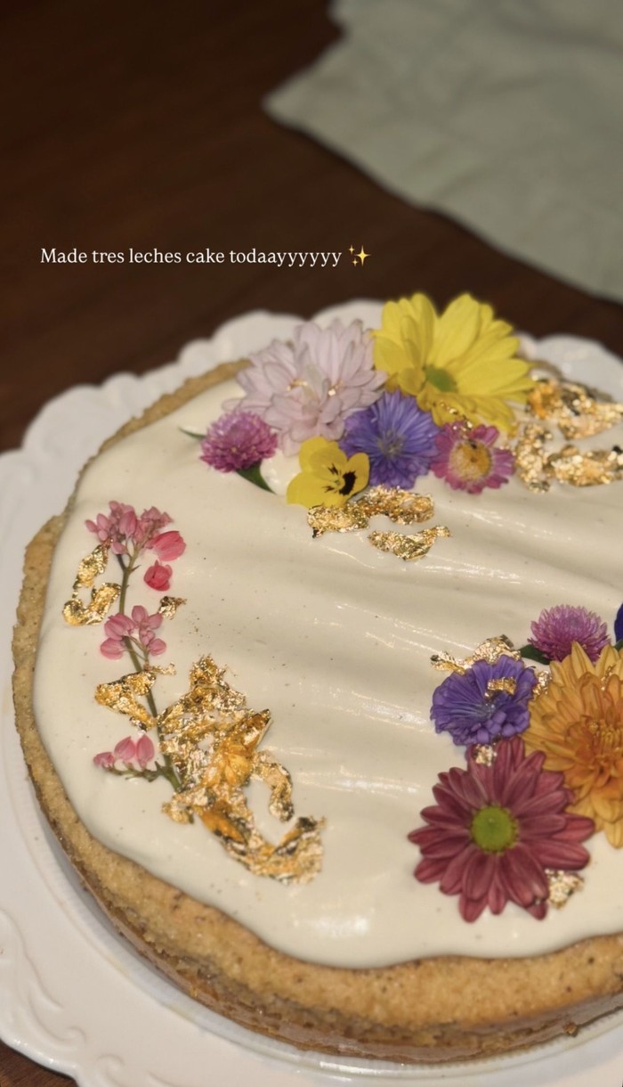 Jago Baking! Ariel Tatum Bikin Kue Ultah Sendiri hingga Lemon Posset