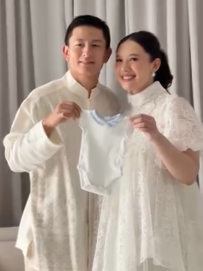 Potret Maternity Athina-Rio Haryanto, Pesona Kecantikan Bumil Bikin Salfok