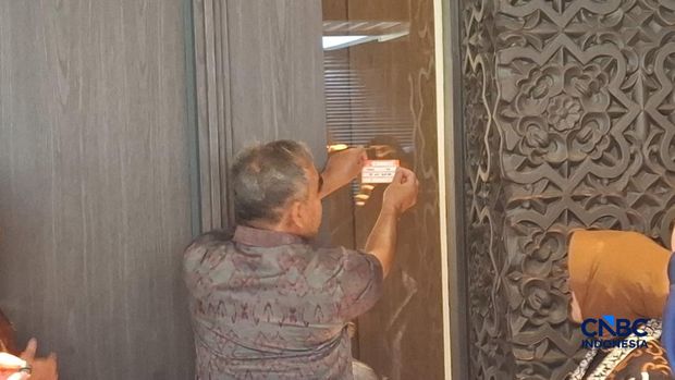 BPS melakukan sensus ekonomi di Rumah Dinas Ketua MPR, Jakarta, Jumat (28/8/2026). (CNBC Indonesia/Chandra Dwi Pranata)
