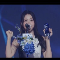 “Karena aku tahu ada banyak orang yang bekerja keras di belakang layar demiku dan juga demi Hearts2Hearts. Maka dari itu, aku akan terus berusaha lebih keras lagi,” pungkasnya. Foto: dok. X