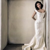 Dalam pemotretan dengan fotografer Szilveszter Mako itu, Cardi bersolek dengan berbagai look. Karya desainer Timur Tengah seperti George Hobeika dan Krikor Jabotian mendominasi penampilan perempuan bernama asli Belcalis Marlenis Almánzar ini. (Foto: Vogue/Szilveszter Mako)