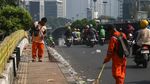 Jalan Gatot Subroto Dibersihkan Usai Kericuhan Aksi 27 Agustus