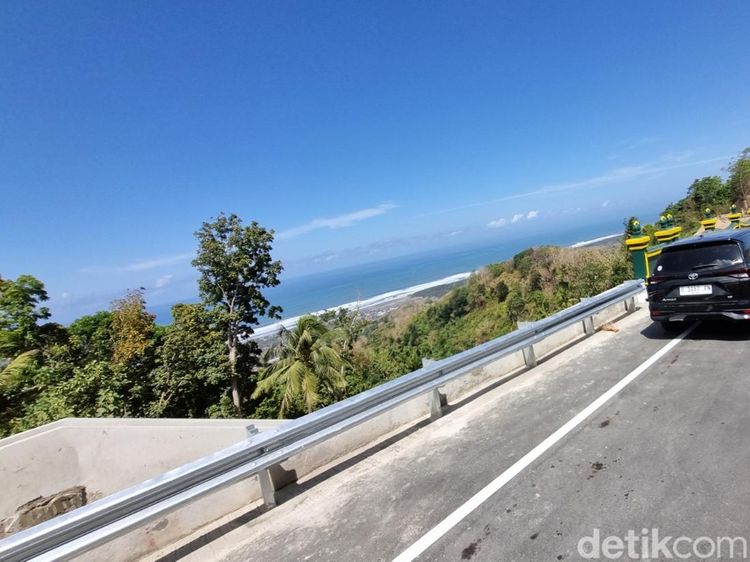 Pesona JJLS Kelok 23 Jalur Ikonik Baru di Perbukitan Pantai Selatan Jogja