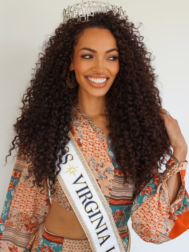 Bersama suaminya, Tyler, Kelley telah menjadi orang tua asuh resmi di Virginia selama hampir dua tahun. Dia mendirikan organisasi Foster Footprints untuk memberdayakan pemuda asuh. Foto: Dok. Instagram Justus Kelley, Miss USA, Getty Images