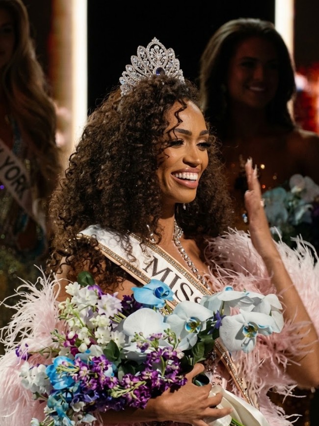 Pecah Rekor 75 Tahun, Pertama Kalinya Wanita Menikah Juara Miss USA 2026