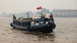 Kabut Asap Pekat Selimuti Aktivitas Warga Pontianak