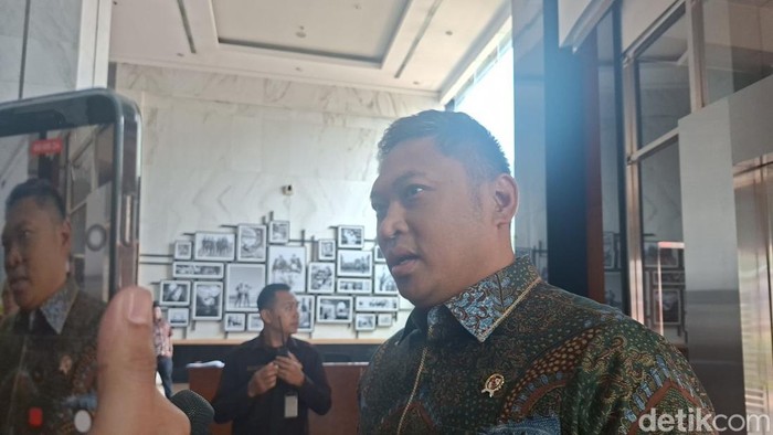 Kepala BGN Sudaryono datang ke kantor Kementerian Keuangan, Jakarta Pusat bertemu dengan Menteri Keuangan Purbaya Yudhi Sadewa membahas anggaran Makan Bergizi Gratis (MBG), Jumat (28/8/2026).