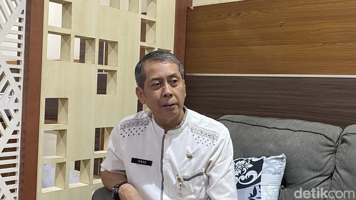Kepala Bidang Mineral dan Batubara (Minerba) Dinas ESDM Jateng, Irwan Edhie Kuntjoro di Kantor ESDM Jateng, Kecamatan Semarang Barat, Kota Semarang, Jumat (28/8/2026).