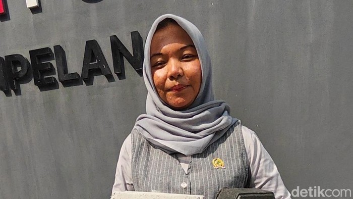 Ketua Koperasi Cipelang Rita Puspita Sari