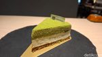 Gemas Banget! Matcha Latte Ini Pakai Gulali yang Mengambang Mirip Awan