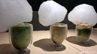 Gemas Banget! Matcha Latte Ini Pakai Gulali yang Mengambang Mirip Awan