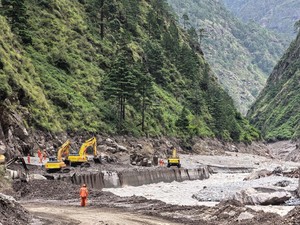 Ngeri! Fotografer Rekam Detik-detik Longsor Salju Nepal