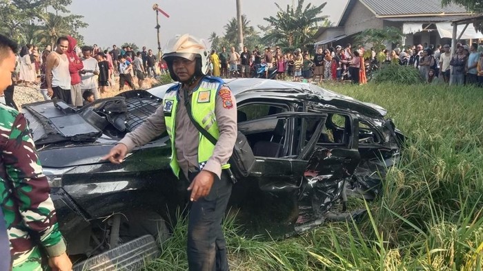 Petugas kepolisian saat meninjau lokasi kejadian (dok. Polres Sergai)