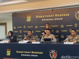 Video Penampakan Barbuk Kerusuhan Usai Aksi di DPR: Golok hingga Rantai Besi