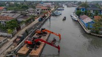 Dermaga Karangantu Berbenah, Endapan Lumpur Mulai Dikeruk