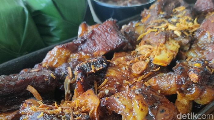 Sajian di Kp Edo, rumah makan legendaris yang ada di Garut.