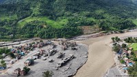 Gletser Raksasa di Nepal Runtuh Bagaikan 'Dipotong Pisau'