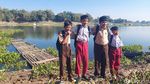 Potret Bocah di Pelosok KBB Seberangi Waduk Saguling demi Pendidikan