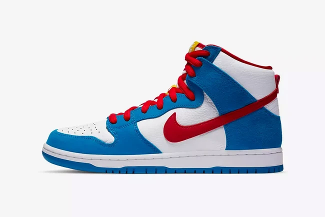 Dirilis pada 2020, Nike SB Dunk High ‘Doraemon’ terinspirasi dari karakter kucing masa depan karya mangaka Fujiko F. Fujio. Sneakers berwarna biru-putih-merah ini menjadi salah satu yang paling dinanti pada masa itu. Foto: Dok. Brand