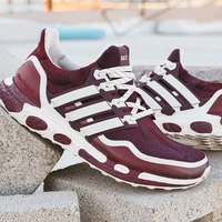 Butik streetwear dan sneakers asal Amerika, BAIT, berkolaborasi dengan adidas dan Attack on Titan, untuk meluncurkan sneakers edisi terbatas pada 2022. Kolaborasi tiga unsur ini melahirkan adidas Ultraboost dengan detail menyerupai jaringan tubuh dan otot, terinspirasi dari raksasa pemakan manusia Colossal Titan. Foto: Dok. Brand