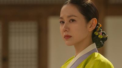 Pesona Son Ye Jin Jadi Lady Cho di Drakor Netflix Terbaru The Scandal