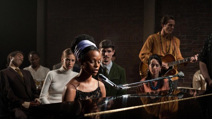 Zoe Saldana dalam film Nina (2016).
