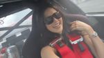 Senyum Bella Bonita Pacu Adrenalin Ikut Nge-drift Bareng Anindita Hidayat