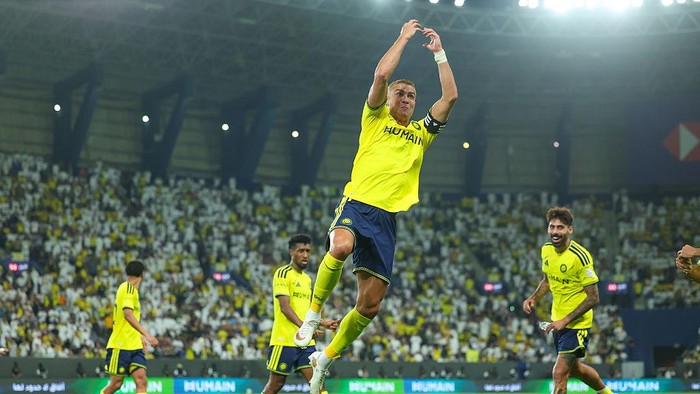 RIYADH, SAUDI ARABIA - AUGUST 28: Cristiano Ronaldo of team Al Nassr FC celebrates scoring their second goal during the Saudi Pro League match between Al Nassr and Al Taawoun at Al Awwal Park on August 28, 2026 in Riyadh, Saudi Arabia.  (Photo by Abdullah Ahmed/Getty Images)